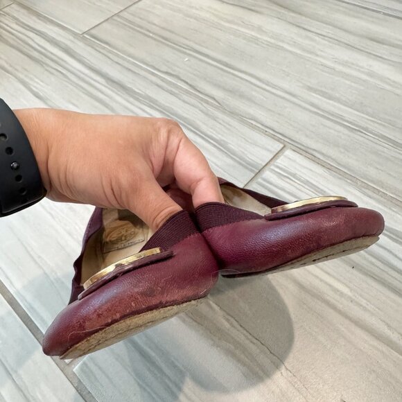 Tory Burch Caroline Leather Gold Logo Ballet Flats Minimalist Preppy Dark Plum 8 - Picture 4 of 8